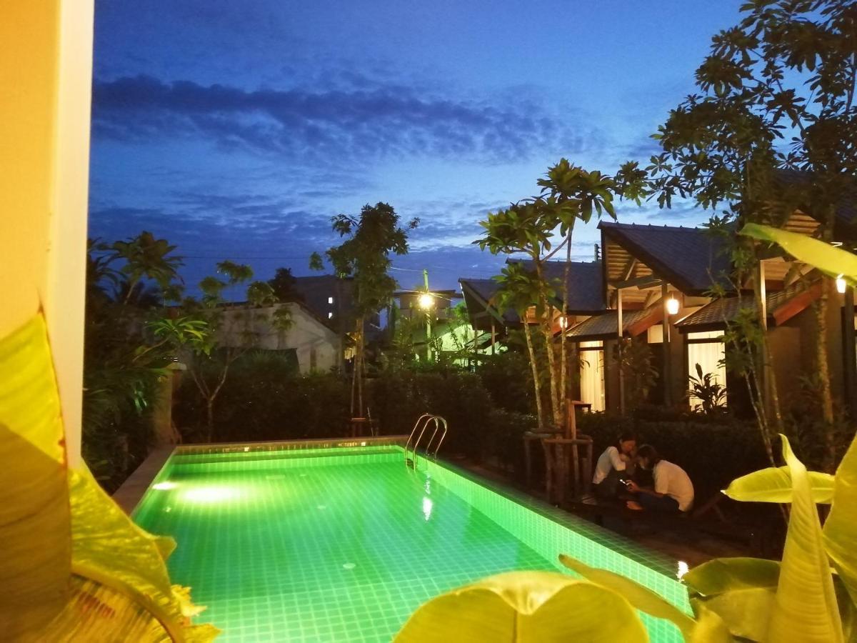 Jr Place Klong Muang Beach Exteriör bild