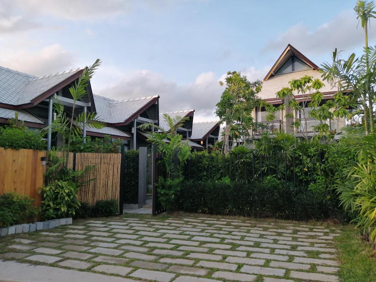 Jr Place Klong Muang Beach Exteriör bild