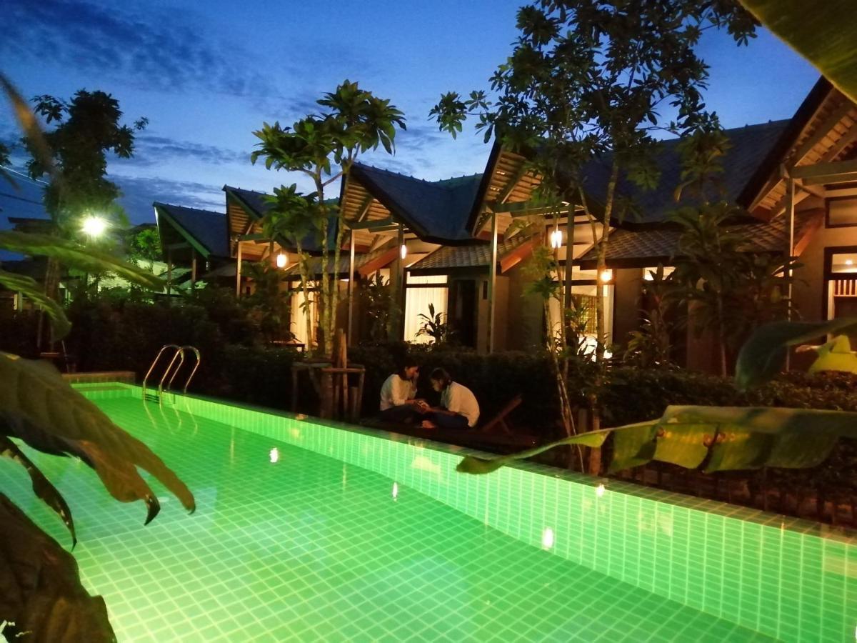Jr Place Klong Muang Beach Exteriör bild