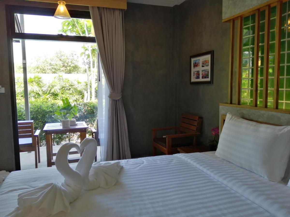 Jr Place Klong Muang Beach Exteriör bild