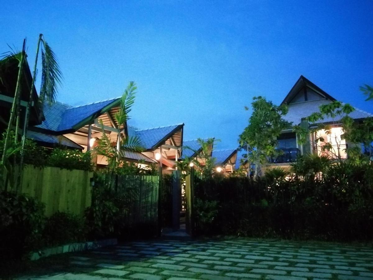 Jr Place Klong Muang Beach Exteriör bild