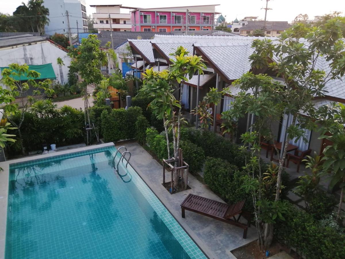 Jr Place Klong Muang Beach Exteriör bild