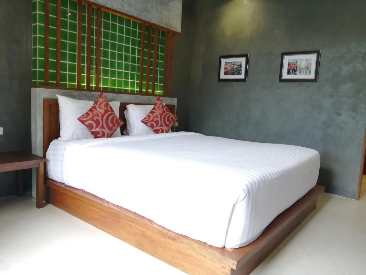 Jr Place Klong Muang Beach Exteriör bild
