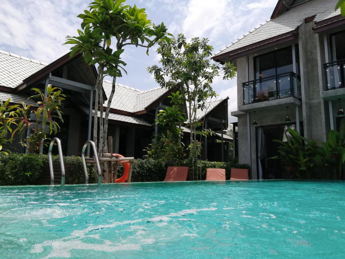 Jr Place Klong Muang Beach Exteriör bild