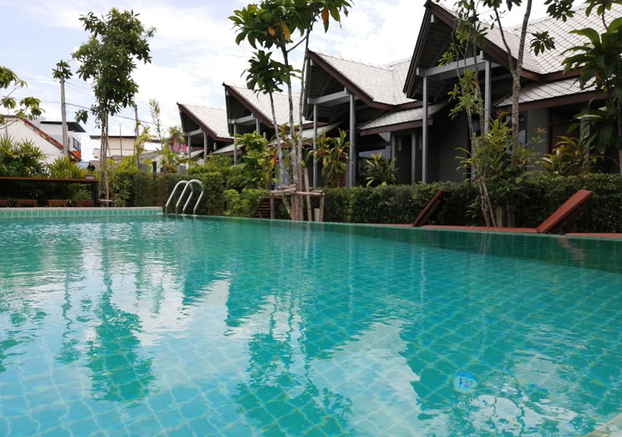 Jr Place Klong Muang Beach Exteriör bild