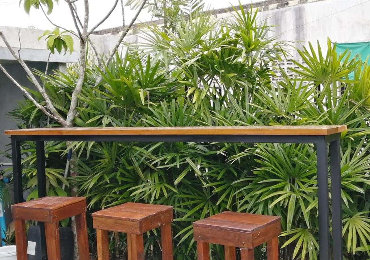 Jr Place Klong Muang Beach Exteriör bild