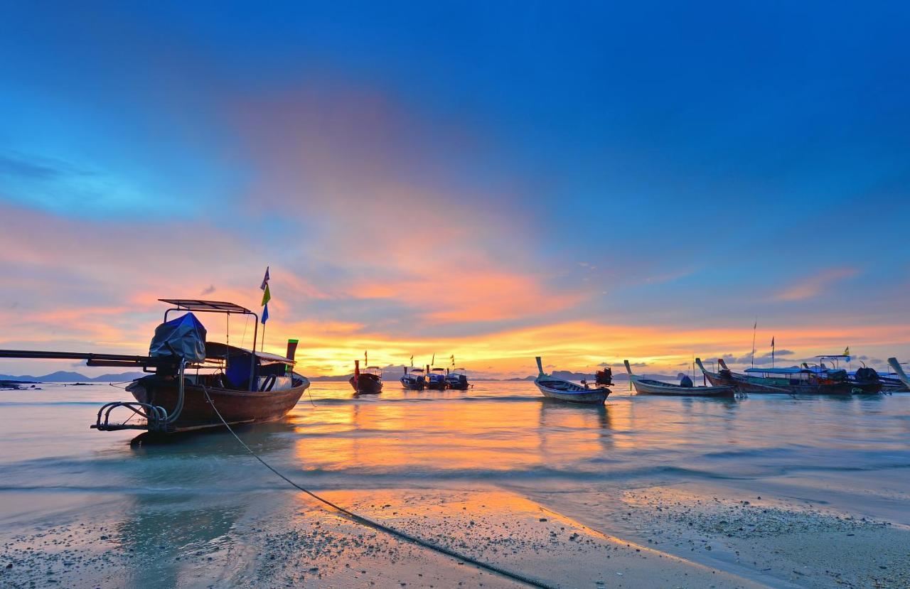 Jr Place Klong Muang Beach Exteriör bild