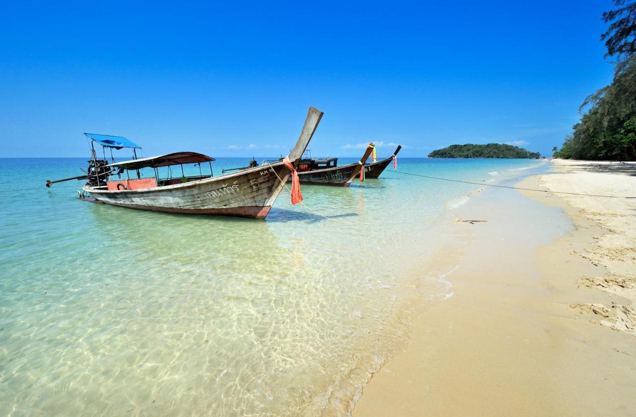 Jr Place Klong Muang Beach Exteriör bild