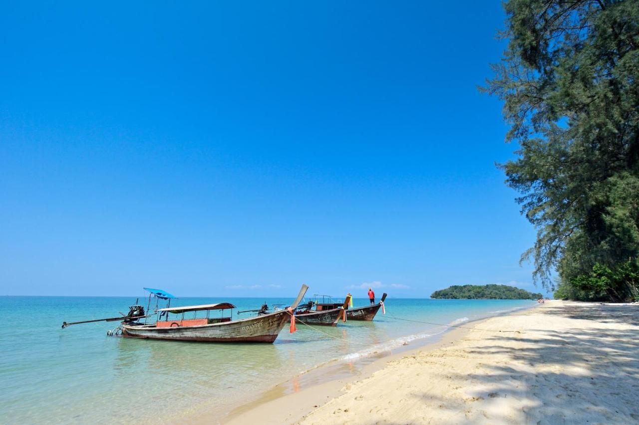 Jr Place Klong Muang Beach Exteriör bild