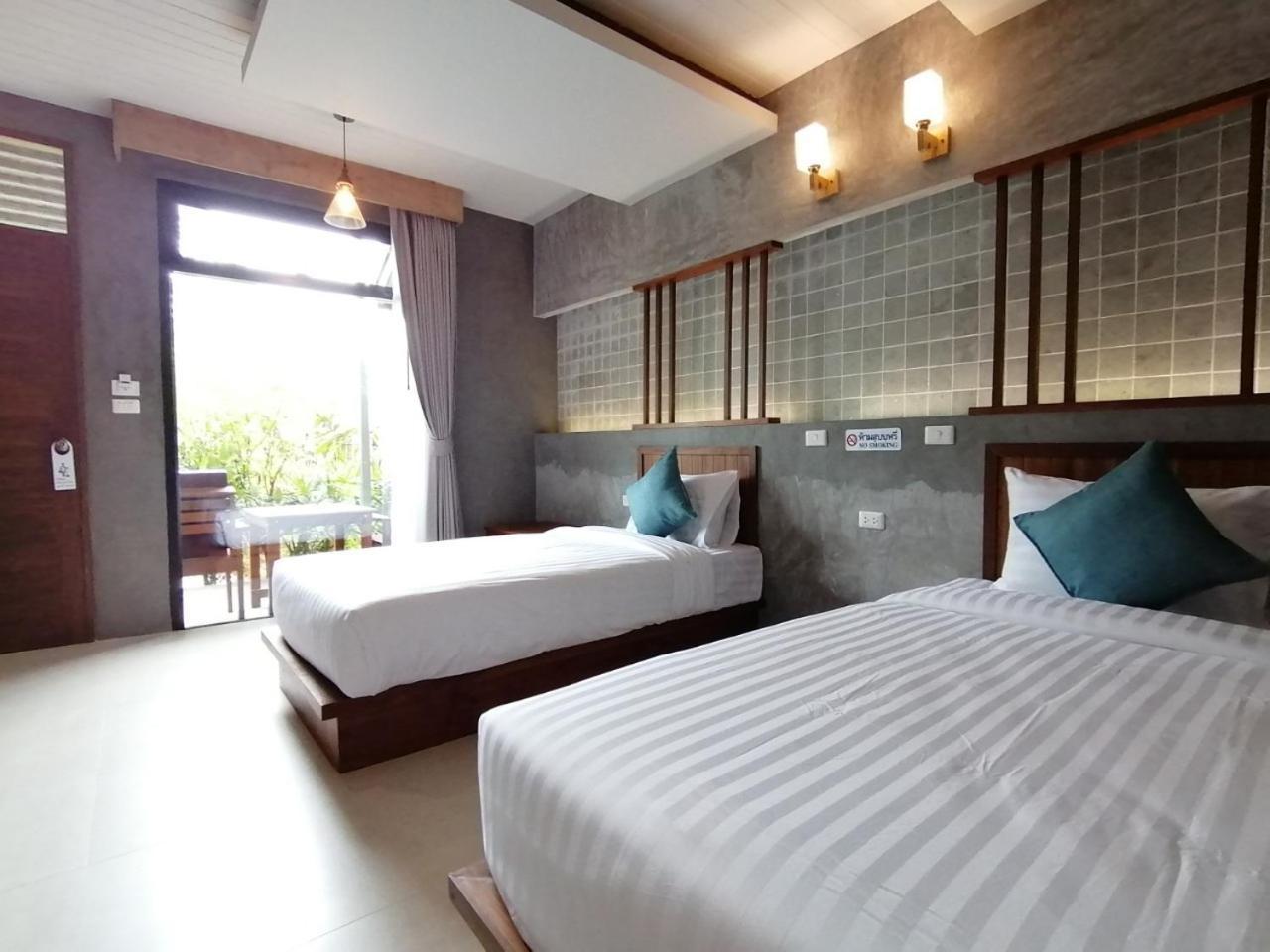 Jr Place Klong Muang Beach Exteriör bild